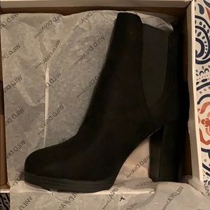 Black heel booties